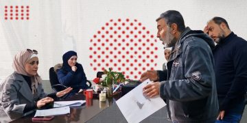 المفصولون بعد الثورة.. العدالة المؤجلة تُقلق الشارع السوري