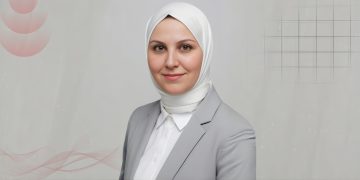 من الزيوت العطرية إلى لغة الإشارة.. مشروع الأم والابنة لشفاء وتعليم الأطفال