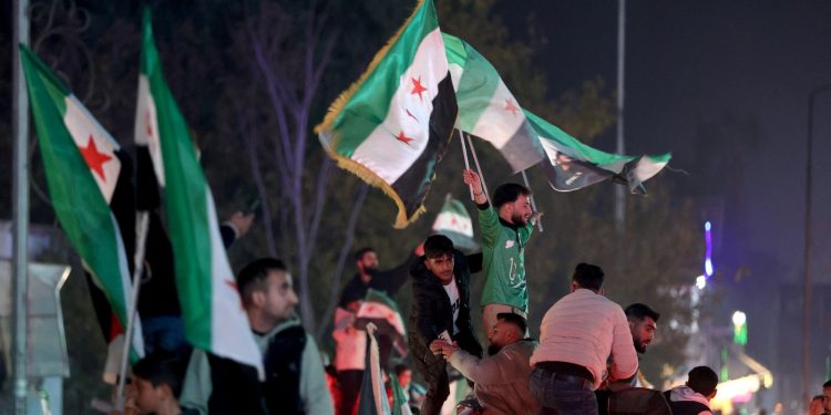 السوريون يحيون الذكرى الأولى لسقوط نظام بشار الأسد