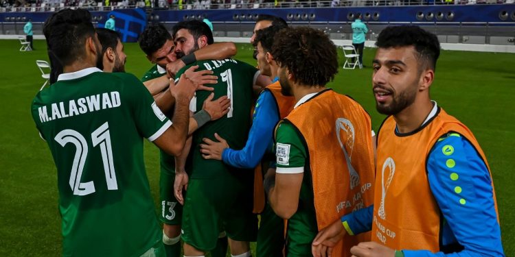 مهرجان أهداف في فوز برشلونة على ريال بيتيس بالدوري الإسباني