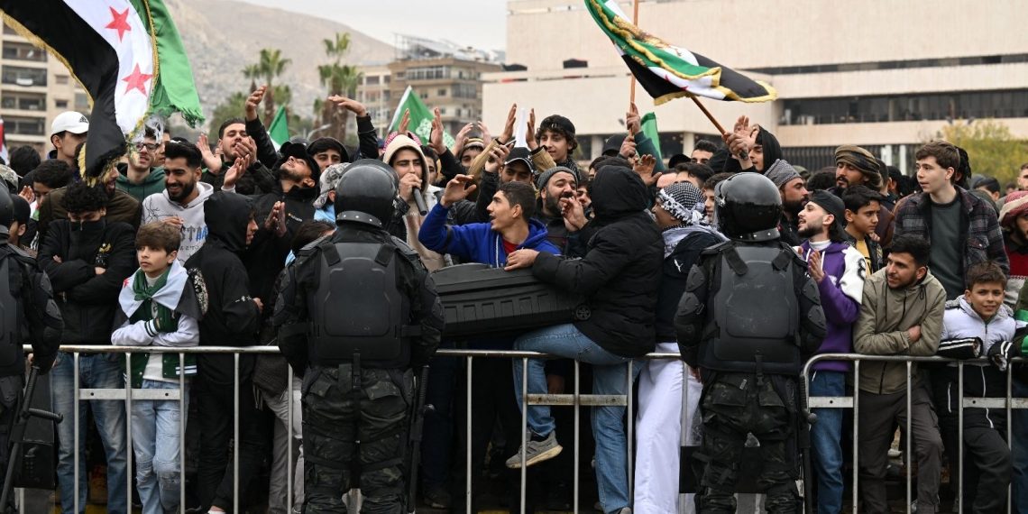 بذكرى سقوط النظام.. الاتحاد الأوروبي يؤكد دعمه لعملية سياسية يقودها السوريون