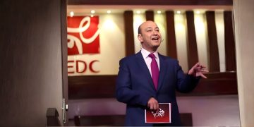 انفصال لميس الحديدي وعمرو أديب بعد زواج استمر أكثر من ربع قرن