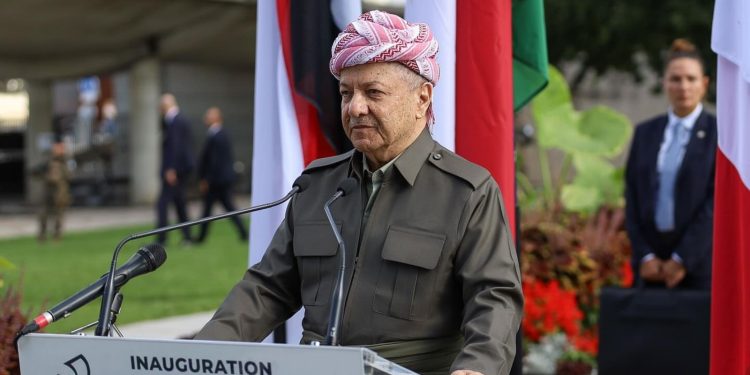 مسعود بارزاني: التحريض ضد السوريين غير لائق