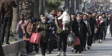 التصعيد العسكري يستمر في حلب بالتزامن مع نزوح للسكان 