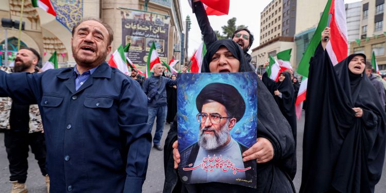 استراتيجية المواجهة والاحتواء.. معضلة “داعش” في العراق في ظل التحولات السورية الكبرى