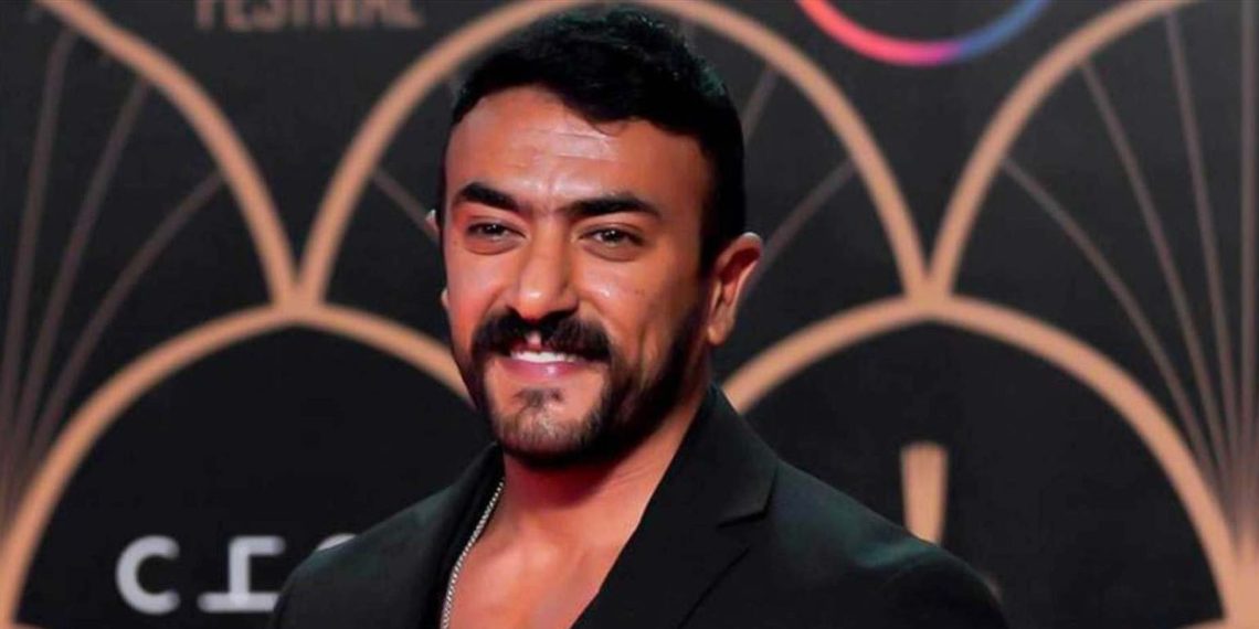 أحمد العوضي يعلّق على شائعات ارتباطه بيارا السكري 