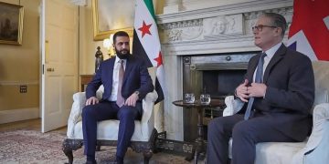 الشرع يلتقي رئيس الوزراء البريطاني لتعزيز التعاون الثنائي والاستثمار