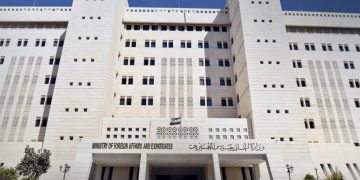 دمشق ترحب بإنهاء الوجود العسكري الأميركي وتسليم قواعده للجيش السوري
