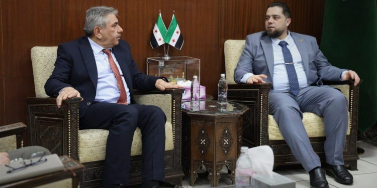 وزير الأشغال ومحافظ الحسكة يبحثان آليات النهوض بالخدمات والبنية التحتية