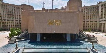 العراق يستأنف تصدير النفط عبر سوريا بعد توقف الملاحة بمضيق هرمز