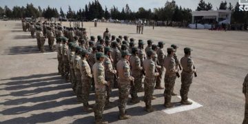 الدفاع: تفعيل 1406 من صف الضباط المتطوعين المنشقين عن النظام 