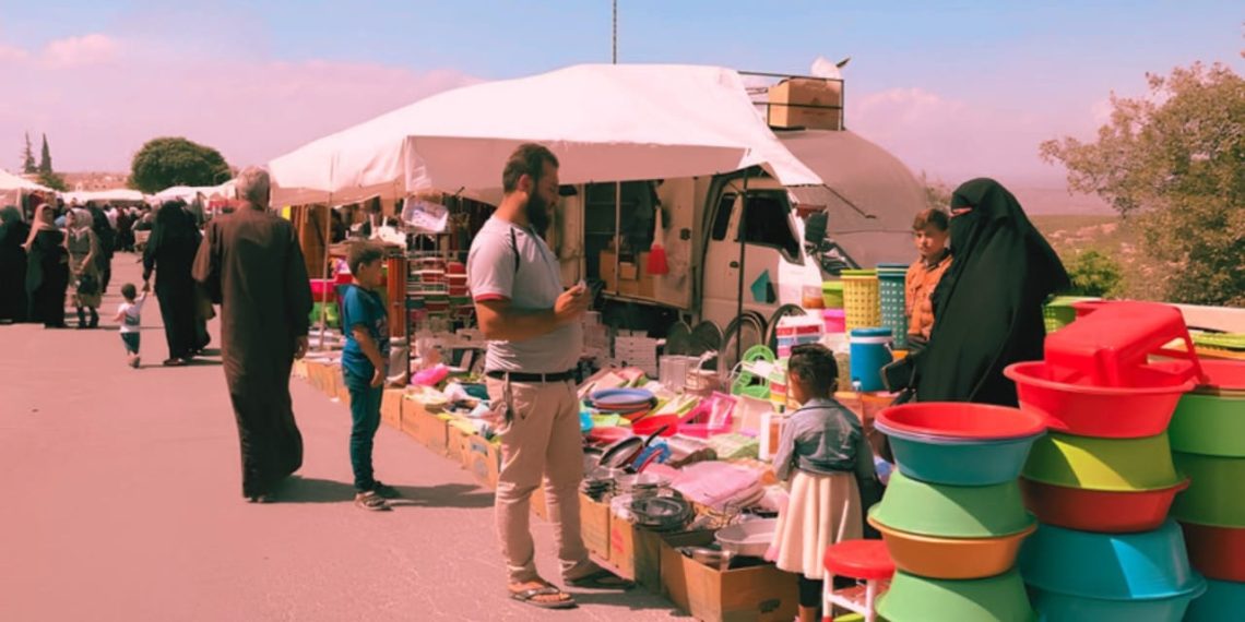الأسواق الشعبية في إدلب تتحول إلى فخ للنشالين دون رادع