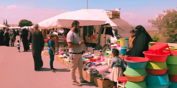 الأسواق الشعبية في إدلب تتحول إلى فخ للنشالين دون رادع