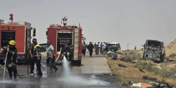 65 ضحية بحصيلة أولية لحادث تصادم حافلتين على طريق دمشق ـ دير الزور