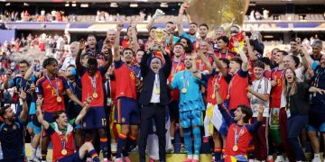 الجماهير الإسبانية تستقبل منتخب لاروخا بعد التتويج بكأس العالم