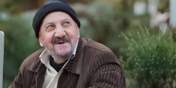 عبد الله شيخ خميس يطمئن جمهوره بعد خضوعه لعملية جراحية