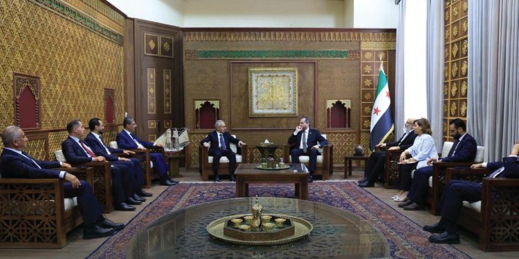 وزارة السياحة السورية: دمشق وبيروت تبحثان إطلاق مسارات سياحية مشتركة وتعزيز التكامل الاقتصادي